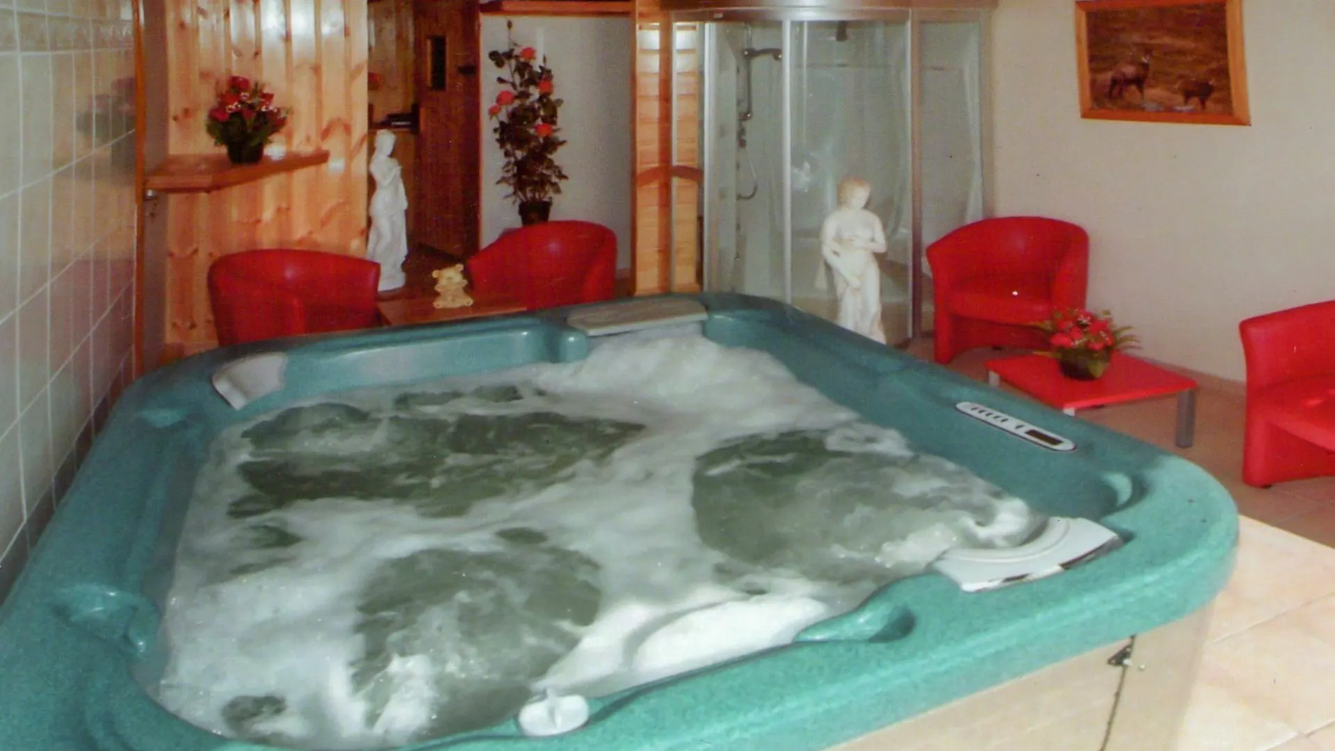 A 6 Bedroom Chalet With A Sauna And Mountain Views Located In The Alps Saint-Martin-de-Belleville Hotel