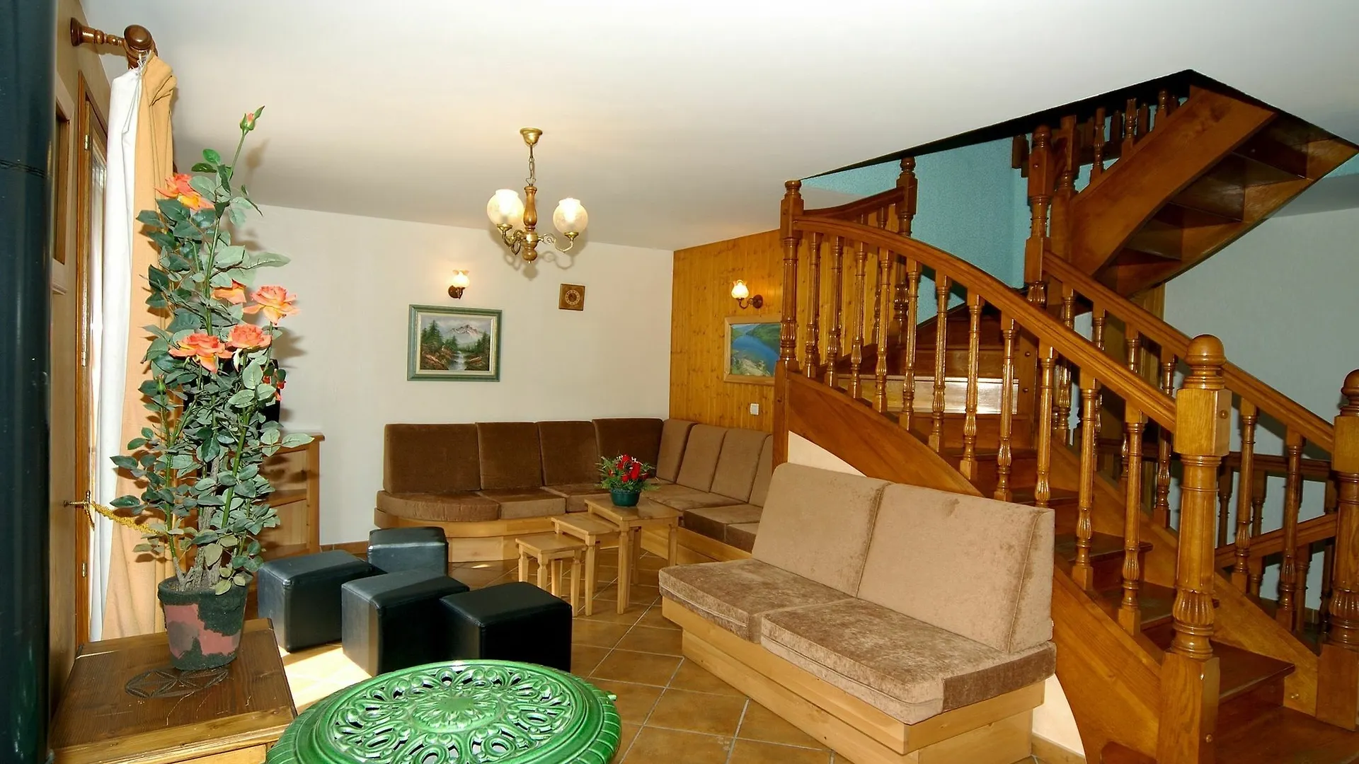 Hotel A 6 Bedroom Chalet With A Sauna And Mountain Views Located In The Alps Saint-Martin-de-Belleville
